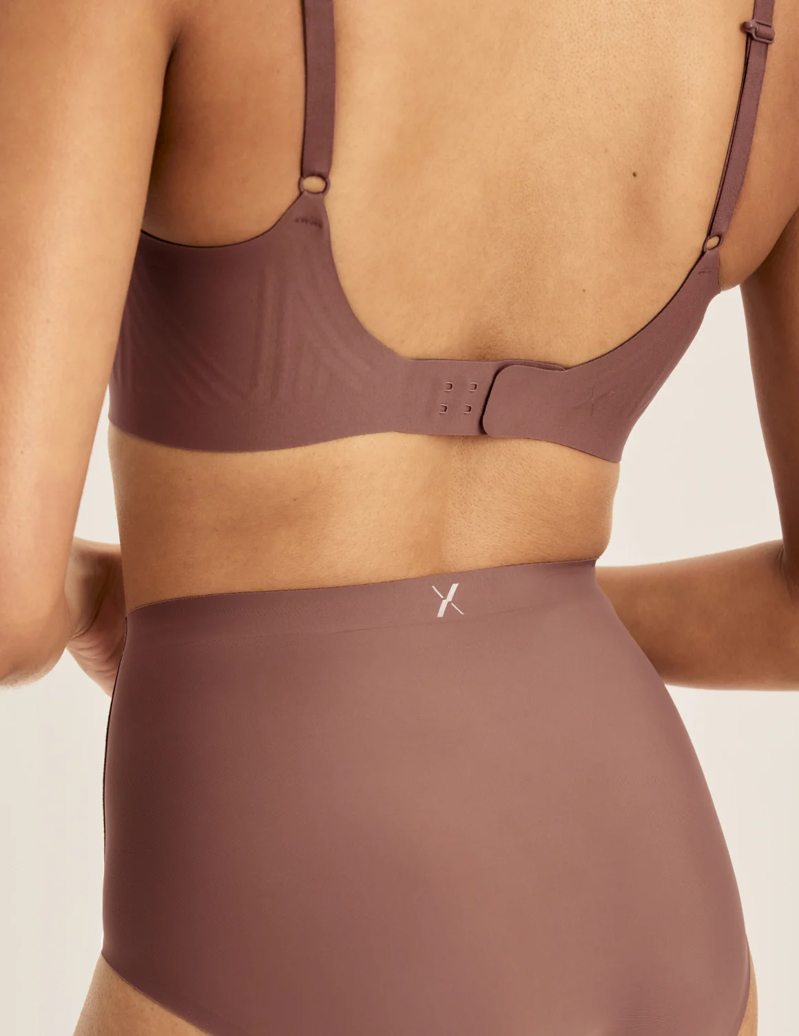 Revolution Scoop Bra - Image 17